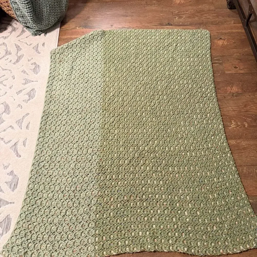 Vintage Handmade Earth Toned Crochet Shell Stitch Afghan Blanket 59”x49”